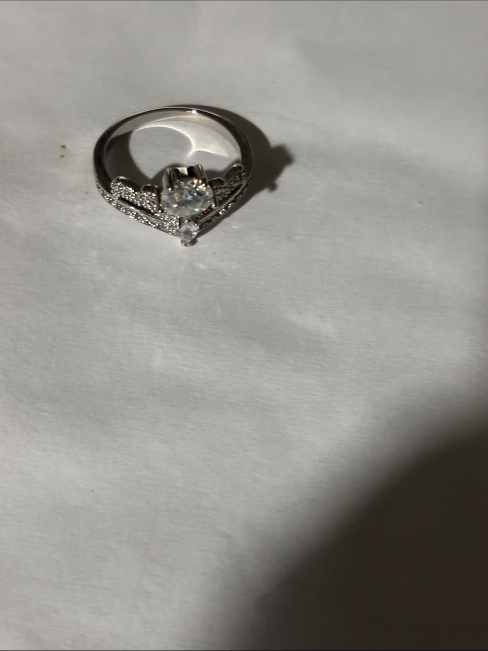 Dazzling Halo Ring with Clear Center Moissanite Stone. Size 8. 1 carat